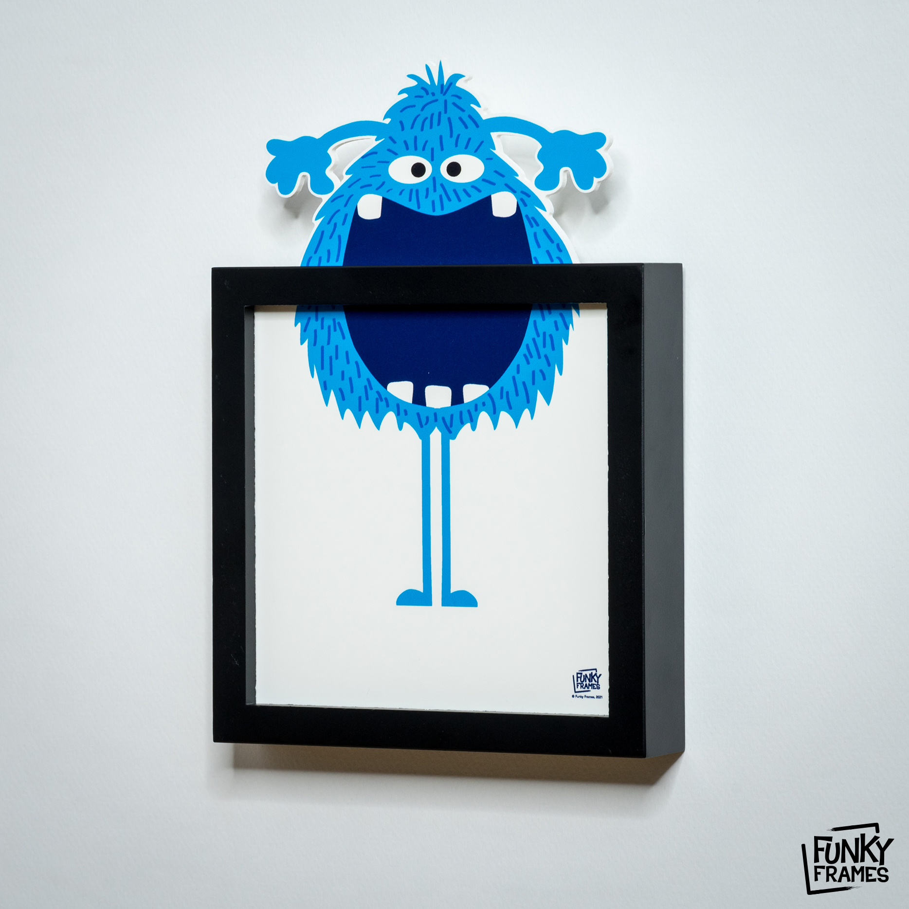 Bluedabedidabeda, cadre noir