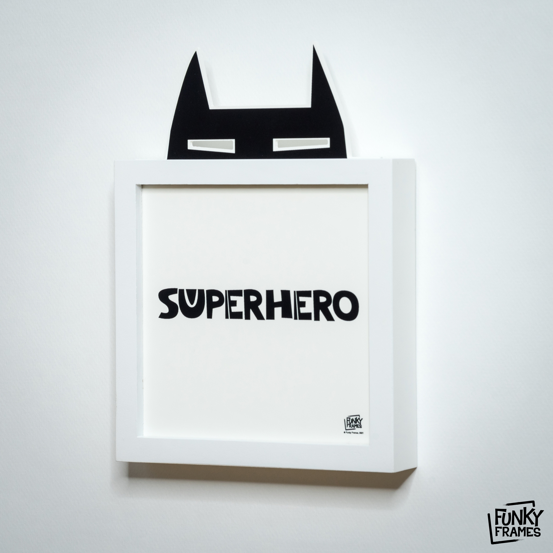 Superhero, cadre blanc